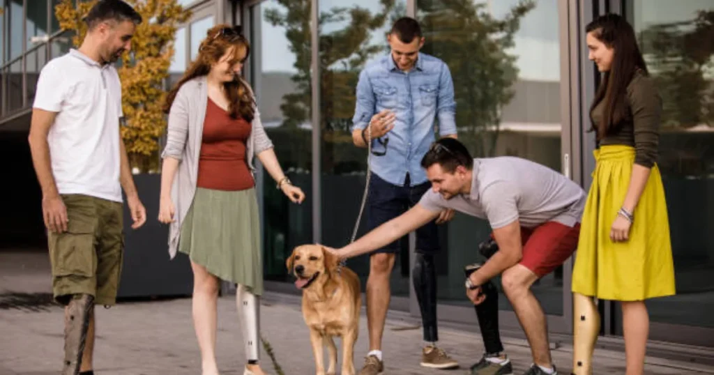 Hoe voorkom je een miskoop? Het goede nieuws is dat je dit allemaal kunt voorkomen door goed onderzoek te doen voordat je een hond kiest. Het is belangrijk om te begrijpen wat elke mix nodig heeft op het gebied van beweging, voeding, training en sociale interactie. Praat met fokkers, dierenartsen en andere hondenbezitters om een goed beeld te krijgen van wat je kunt verwachten. Overweeg je eigen levensstijl en hoeveel tijd je kunt besteden aan de zorg en training van je nieuwe hond. Zorg ervoor dat je een ras kiest dat past bij jouw gezin, woning en dagelijkse routines. Dit voorkomt niet alleen frustratie, maar zorgt ervoor dat jij en je hond gelukkig en gezond blijven.